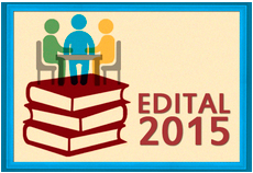 A imagem mostra a logo do Edital de Pesquisas de 2015. A ilustração trás uma pilha com três livros. No topo da pilha, um desenho de traços simples que sugere três pessoas reunidas, sentadas ao redor de uma mesa.