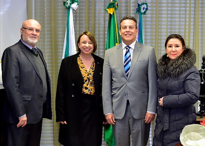 Foto: O diretor da Escola Judicial, desembargador Aramis de Souza Silveira, a desembargadora Tereza Gosdal, o ministro Amaury Rodrigues Pinto Junior e a presidente do TRT-PR, desembargadora Ana Carolina Zaina.