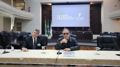 Foto: O desembargador Ricardo Tadeu Marques da Fonseca e o juiz Luciano Coelho, coordenador da Escola Judicial e organizador da Semana Institucional.