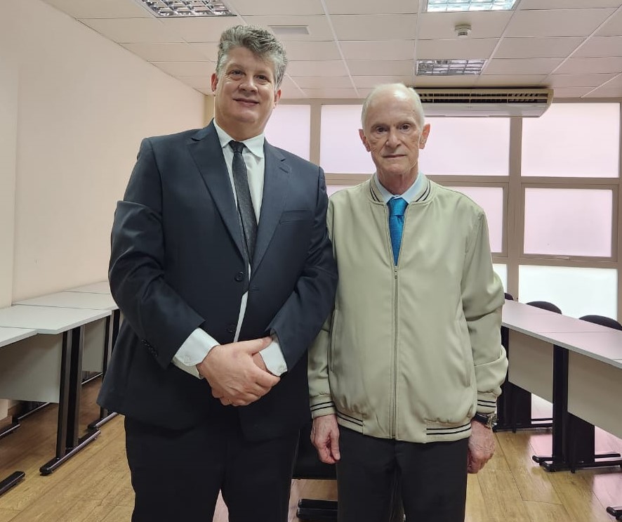 Foto: O jurista Manoel Antonio Teixeira Filho e o juiz Luciano Augusto de Toledo Coelho, respectivamente, coordenador e assessor da Comissão da ABDT