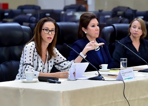 Foto: Ministra Morgana Richa, desembargadora Ana Carolina Zaina, presidente do TRT-PR, e desembargadora Thereza Gosdal, vice-presidente da Escola Judicial do Tribunal